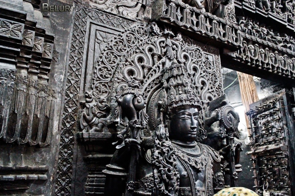 Carvings Inside Chinnakeshwara Temple
